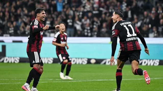 Fußball: Eintracht erlöst - 1:0 gegen Köln erster Heimsieg seit März