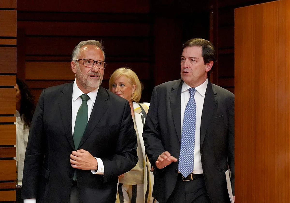 Mañueco y Martínez pugnan por situarse «al lado» de los agricultores
