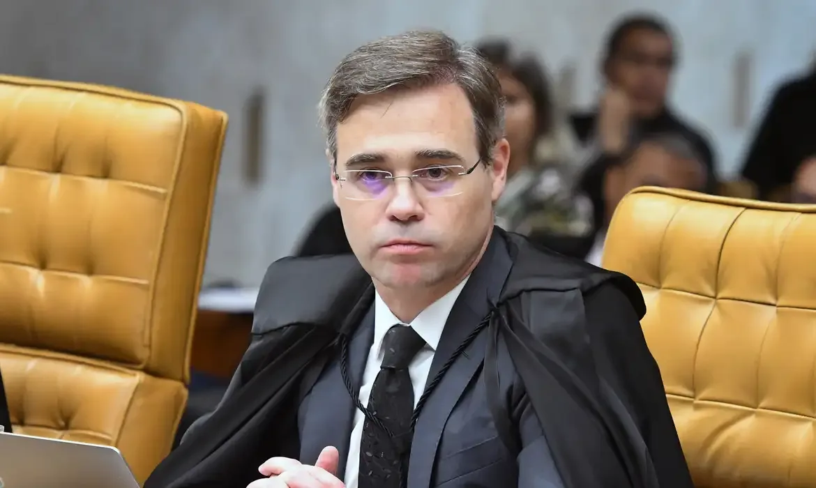 Mendonça admite encontro com Vorcaro em São Paulo após vazamento de áudios