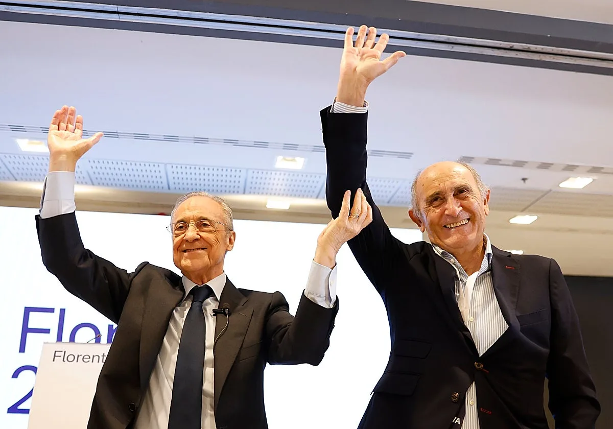 Florentino Pérez visita Ceuta con Pirri y Butragueño tras el escándalo de las camisetas