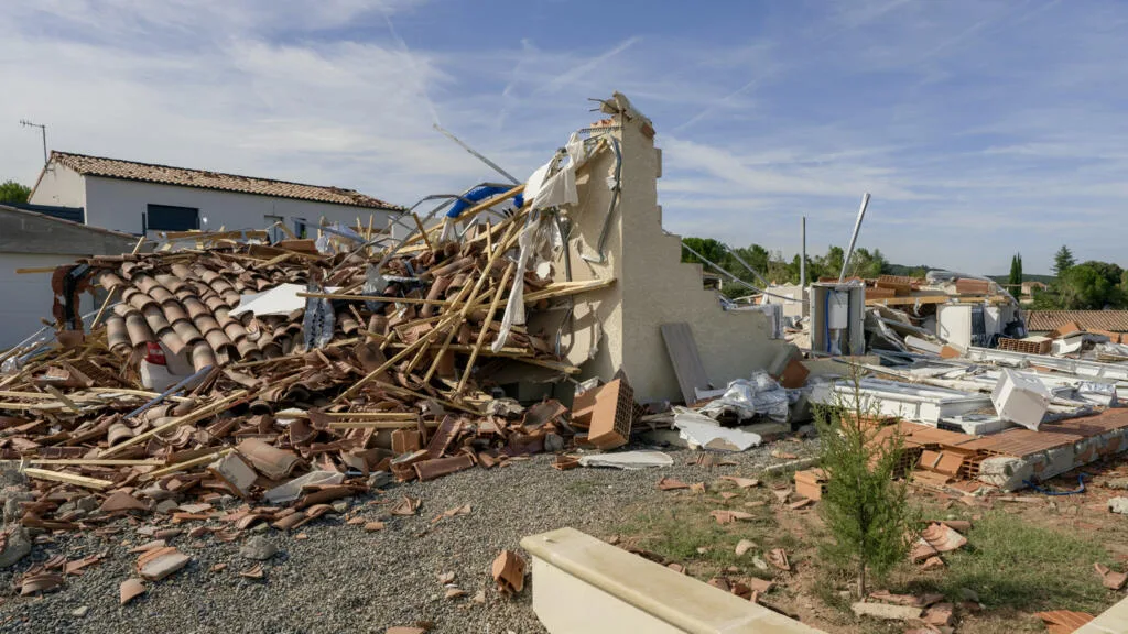 "L'état de choc" à Pomas, village audois "bombardé par la nature"