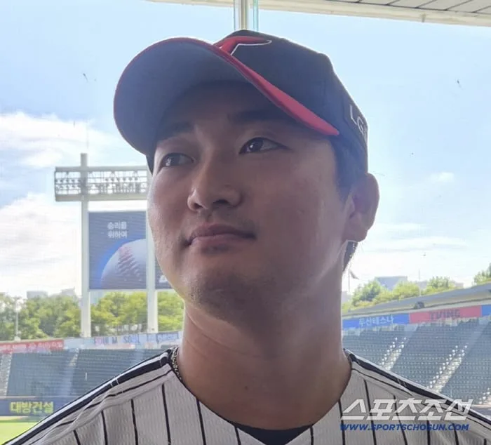 대박! LG그룹 구광모 회장이 직접 환영서신 → 고우석, 잠실 등장 "역전 불가능한 차이라고 생각 안 해. 조금이라도 더 좋은 성적으로 마무리하는 것이 팬들께 보답" [잠실 현장]
