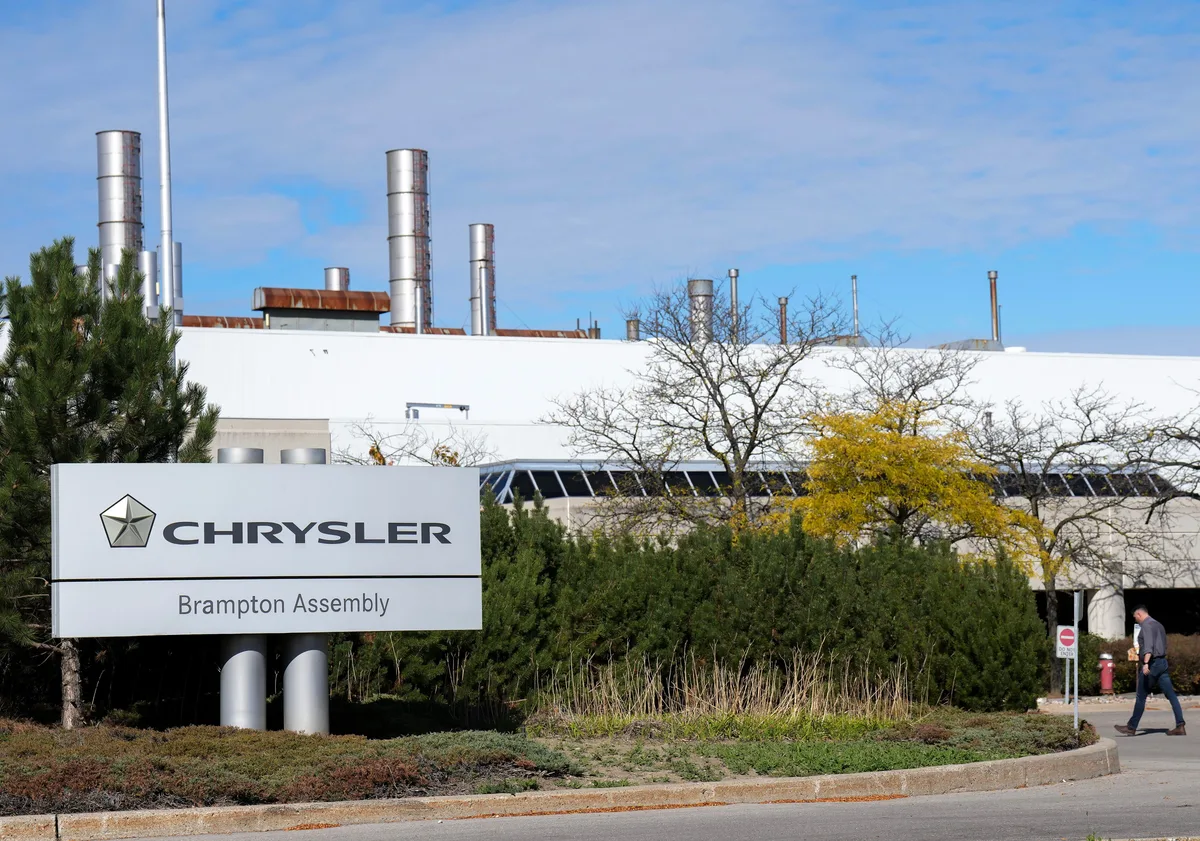 Unifor threatens to suspend talks with Stellantis unless Ottawa blocks sale of Brampton plant