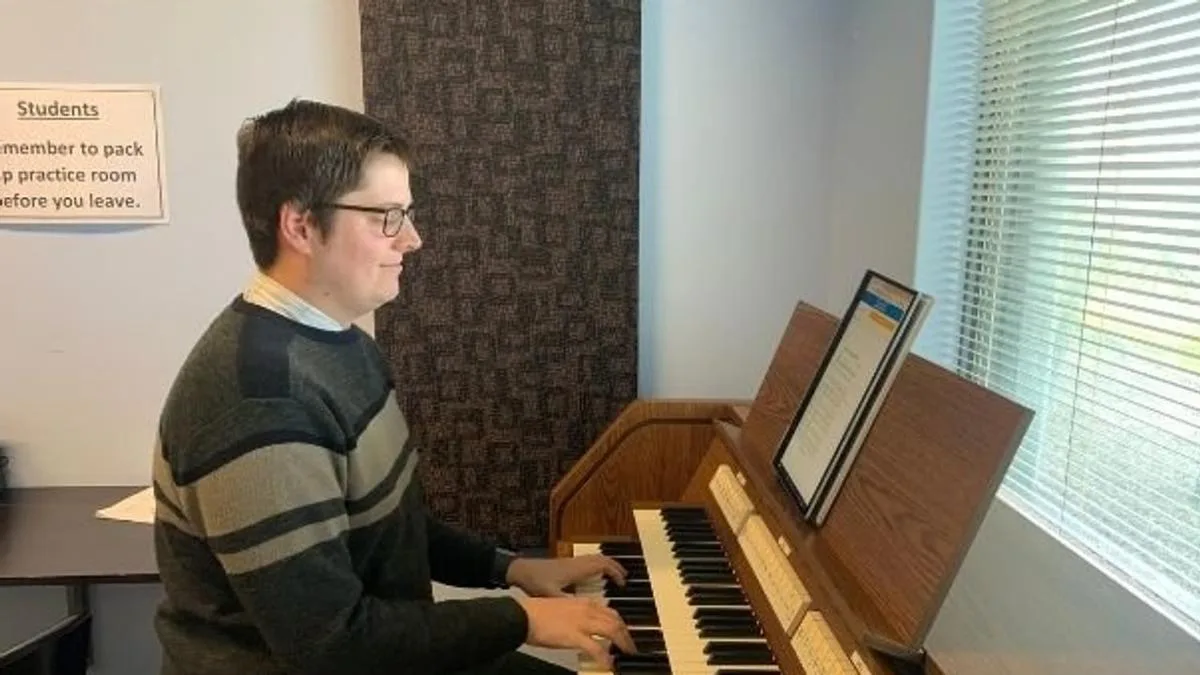 Perth music teacher David Hicks charged with more child abuse offences after more alleged victims identified