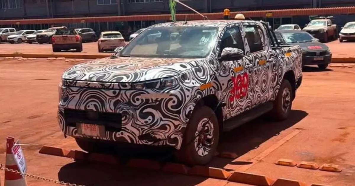 Nova Toyota Hilux elétrica é flagrada em testes no Brasil
