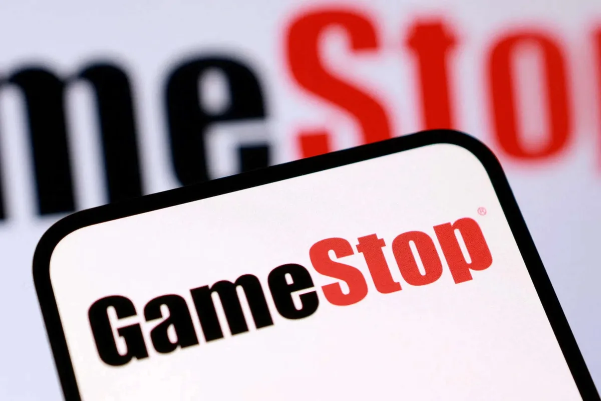 GameStop expects lower quarterly sales on store closures, France exit