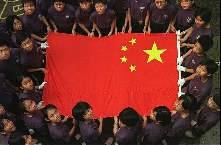 China condena a tres años de prisión al artista Gao Zhen tras «burlarse» de Mao