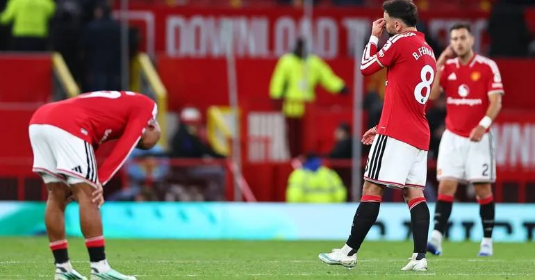 Até contra os que estão mal o United faz questão de ser pior