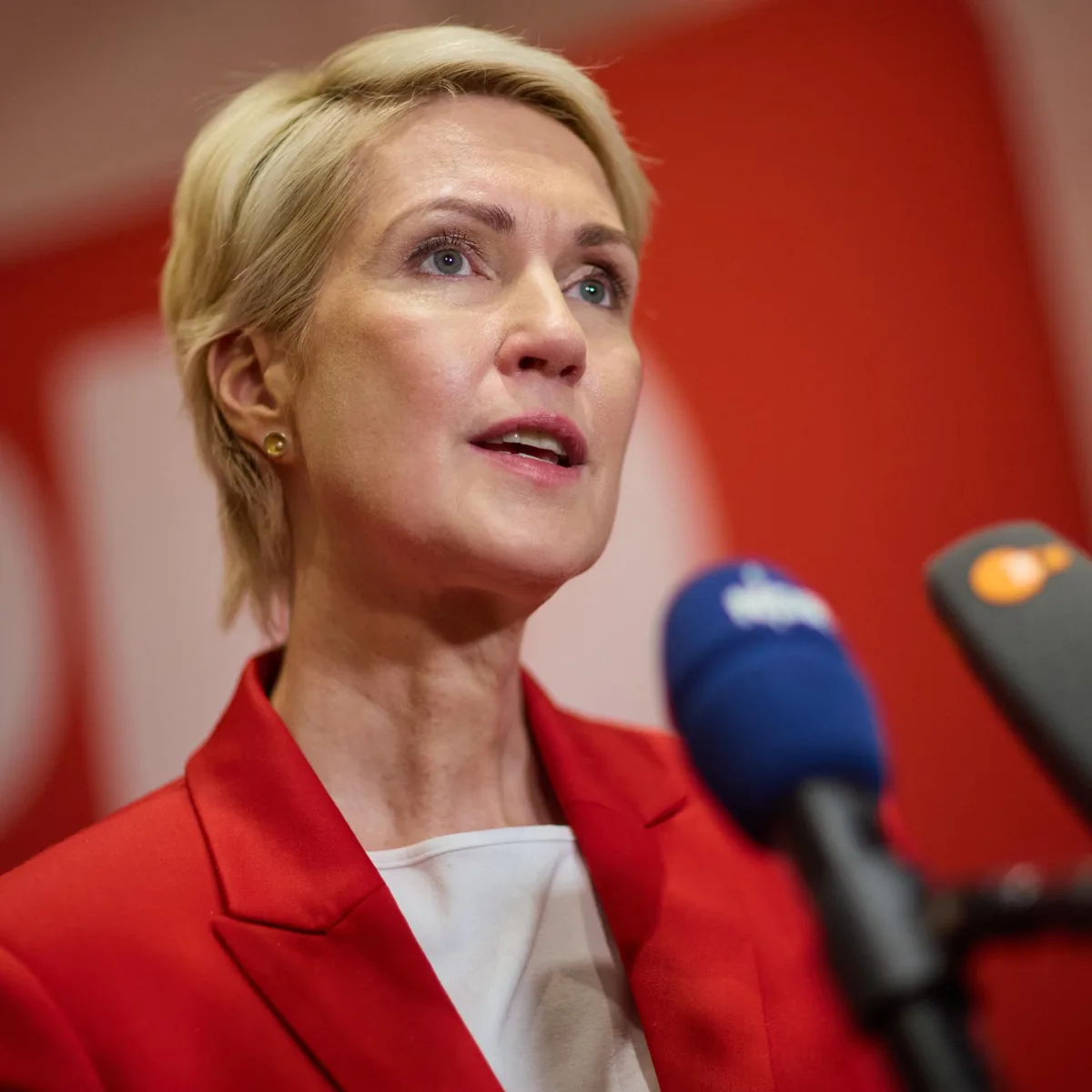 Drei Wochen nach Wahl - Koalitionsverhandlungen in Schwerin gestartet