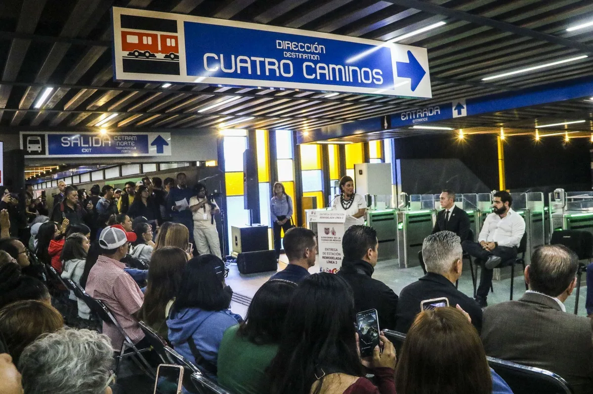 Humo en Metro Tasqueña provoca desalojo de usuarios: ¿Qué provocó el problema?