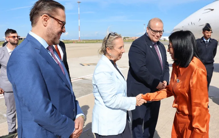 Delcy Rodríguez llegó a Roma para participar en el Foro Mundial anual de la FAO