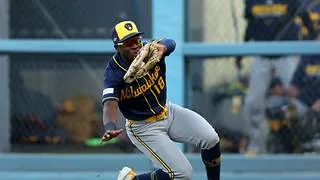 MLB: Luis Lara protagoniza espectacular atrapada y se gana algunos aplausos en Los Ángeles