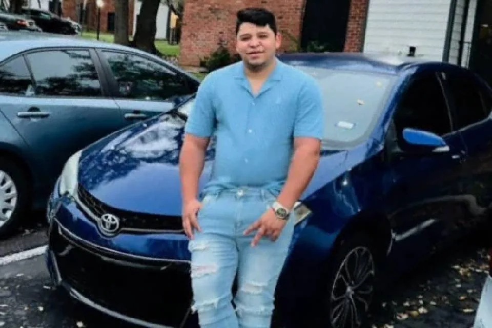 Juez ordena frenar deportación de Wilber Garcés, venezolano herido por agentes de ICE