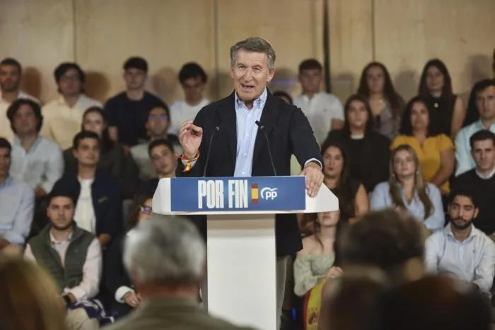 El PP plantea un "plan de choque" con rebajas en IVA e IRPF para contener el alza de precios