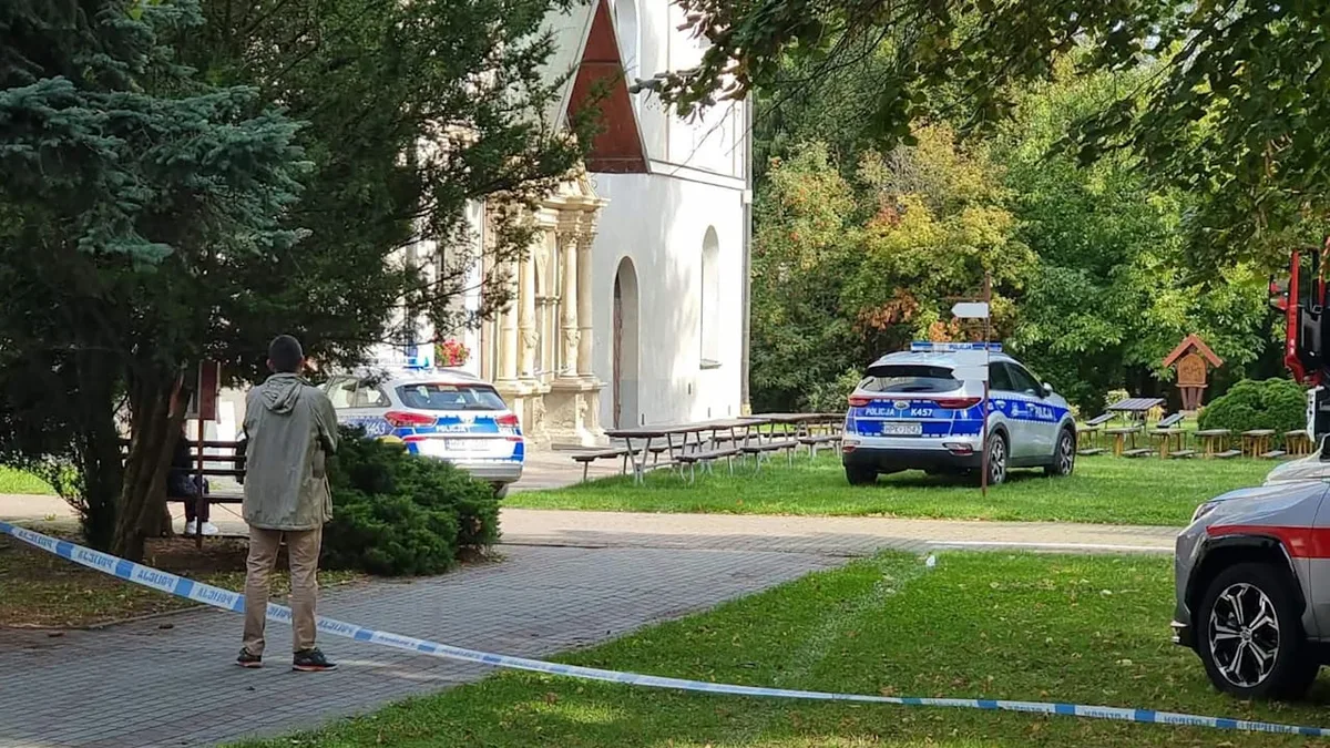 Wahllos Menschen attackiert - Eindringling (31) ersticht Priester in Kloster