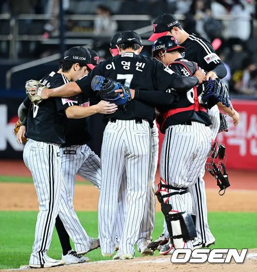 [사진]LG, '12-1 대승 거두며 5연승 질주'
