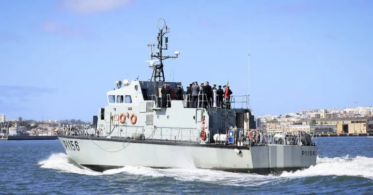 Marinha faz buscas por pescador desaparecido nos Açores