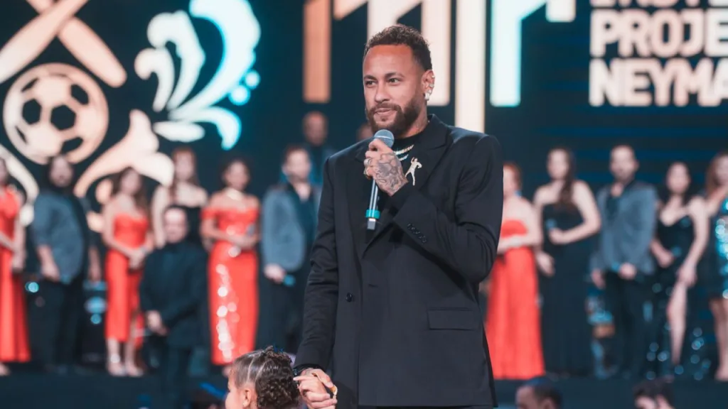 Neymar declara sua torcida para Bola de Ouro; veja