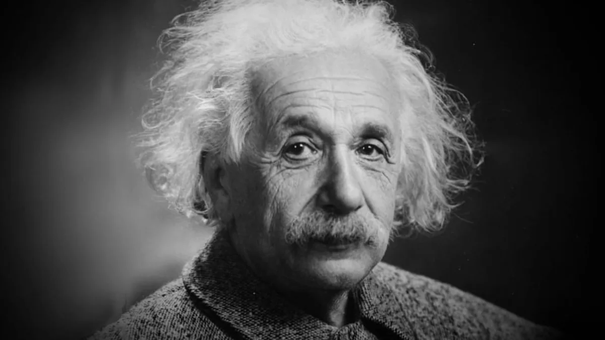 Albert Einstein, científico: “La vida es como una bicicleta: para tener equilibrio tienes que seguir adelante”