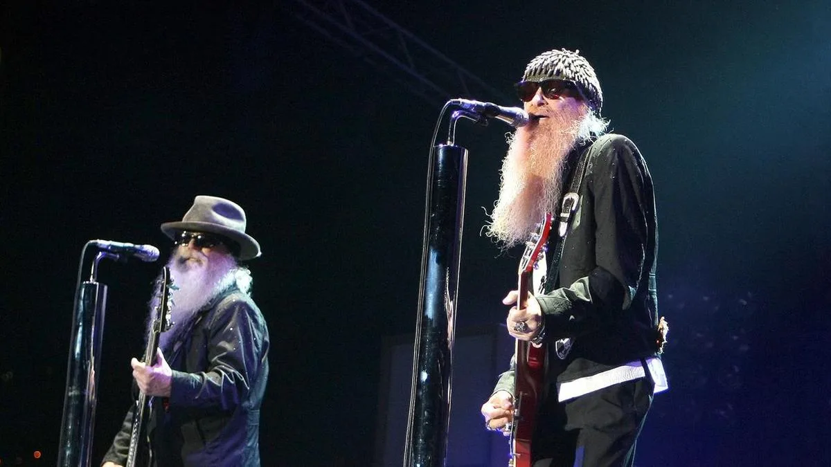 ZZ Top back on stage after drummer Frank Beard's death