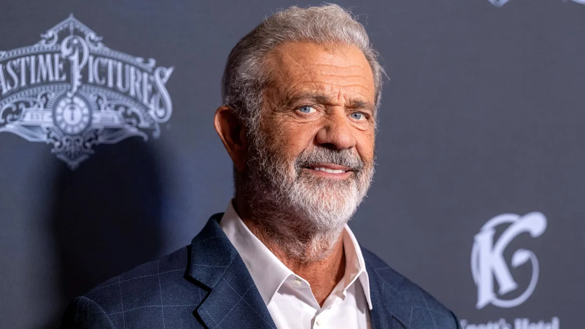Mel Gibson Cops to ‘Idiocy’ After Mocking ASL Interpreter Behind Her Back