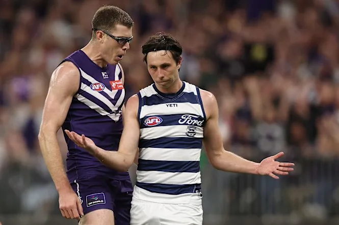 AFL LIVE: Chris Scott left fuming after no-goal call, Dockers suddenly charge to life in Perth