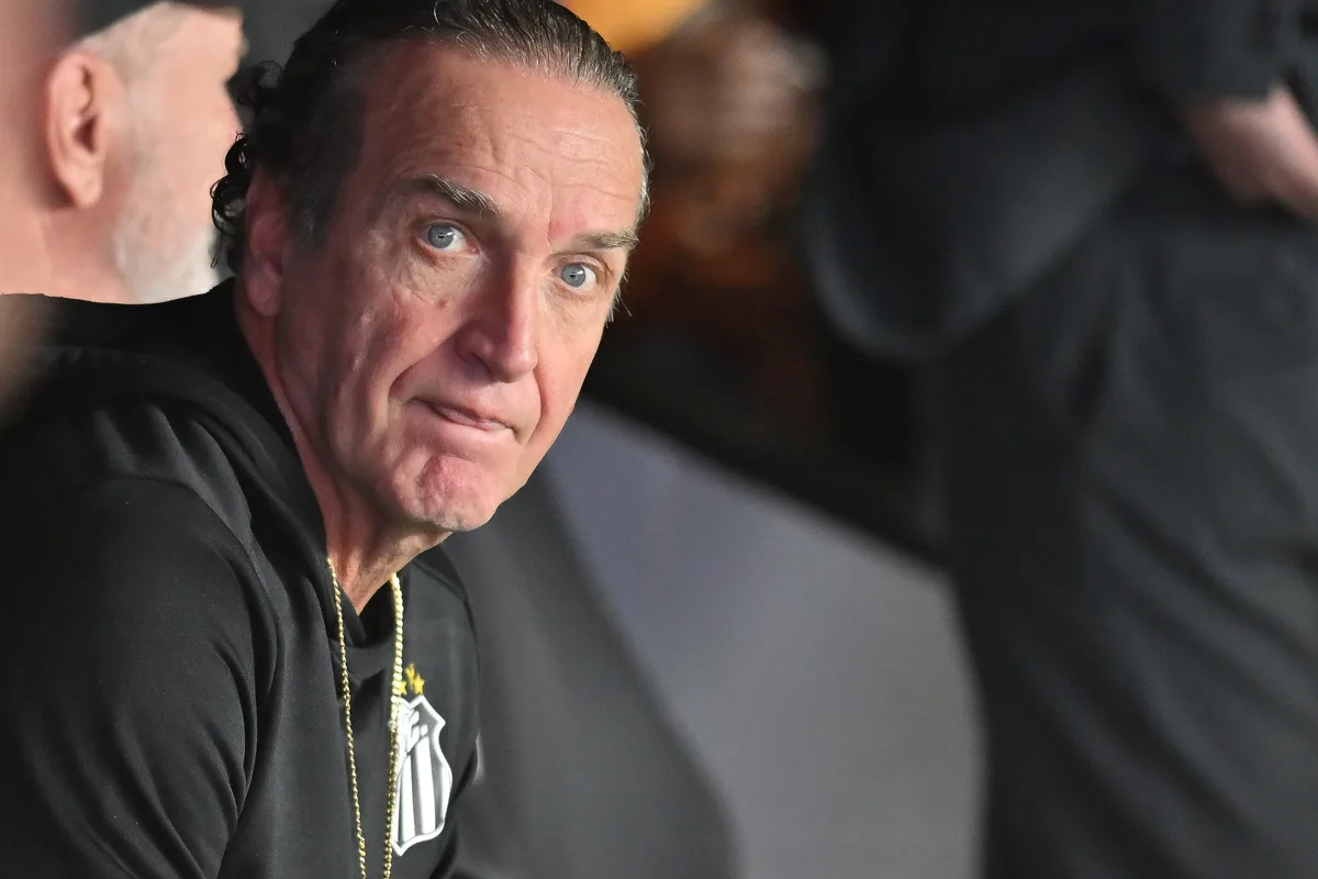 Cuca elogia Neymar e Gabigol e diz que Santos irá poupar no Equador: "Praticamente obrigatório"