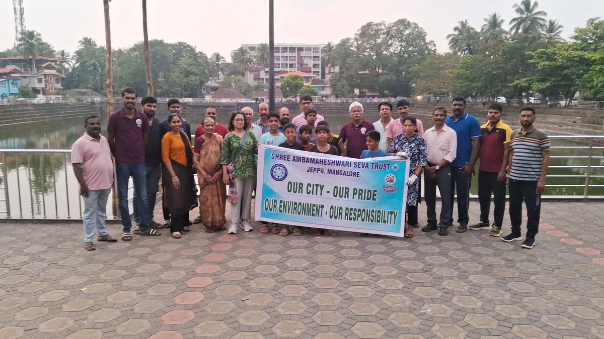 Trust undertakes traffic management and cleanliness drive to mark Gandhi Jayanthi