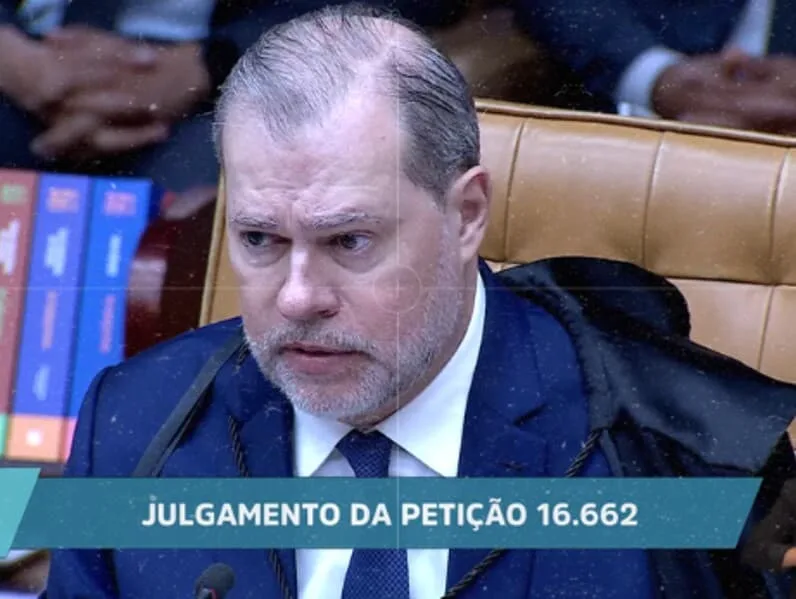 Toffoli se declara suspeito em caso Moraes-Vorcaro "por coerência"