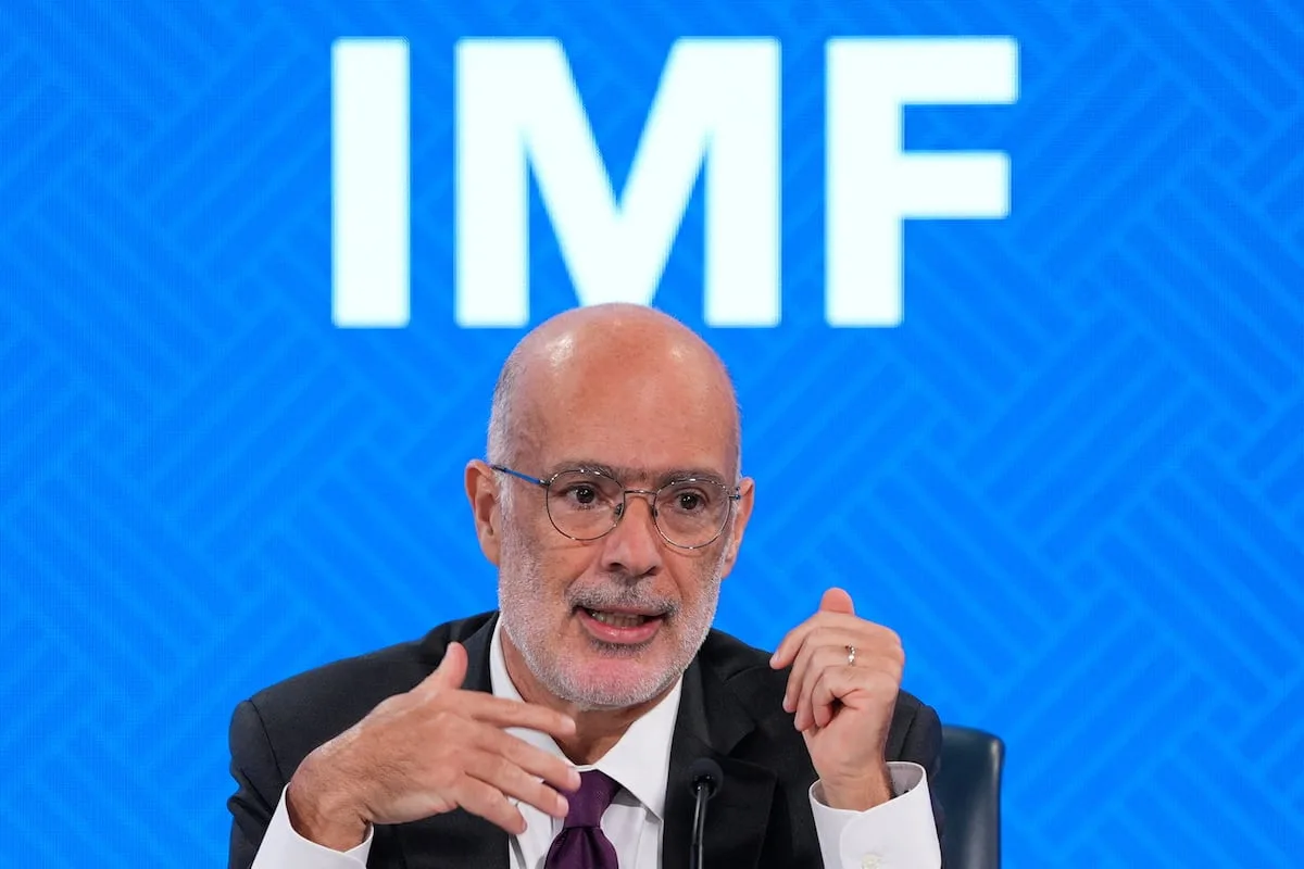 IMF urges swift action as global debt hits record highs