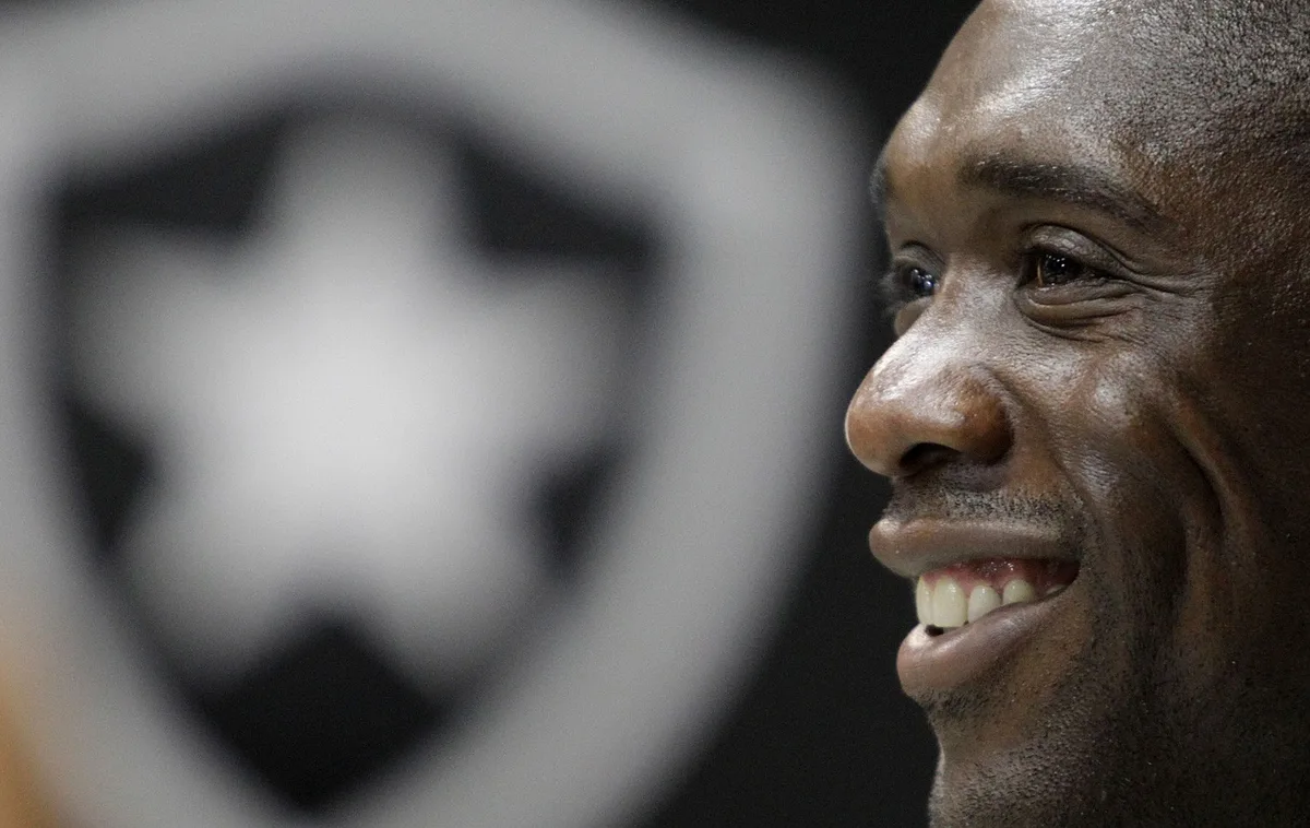 Novo técnico do Corinthians, Seedorf tem recorde de pontos pelo Botafogo no Cartola