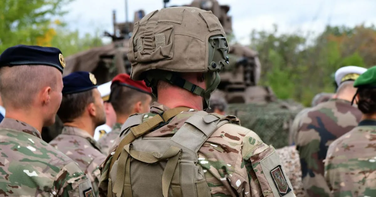 Armées. Symbole suprémaciste : des militaires sanctionnés pour avoir posé avec un drapeau de la Rhodésie