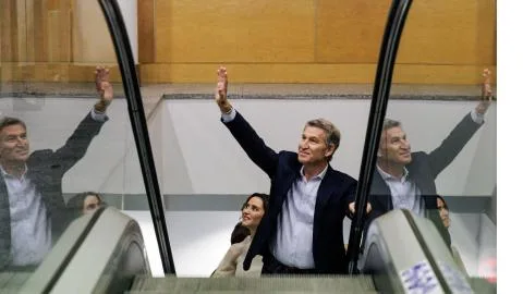 La derecha mediática empieza a afinar el recorte en las pensiones de Feijóo y Abascal