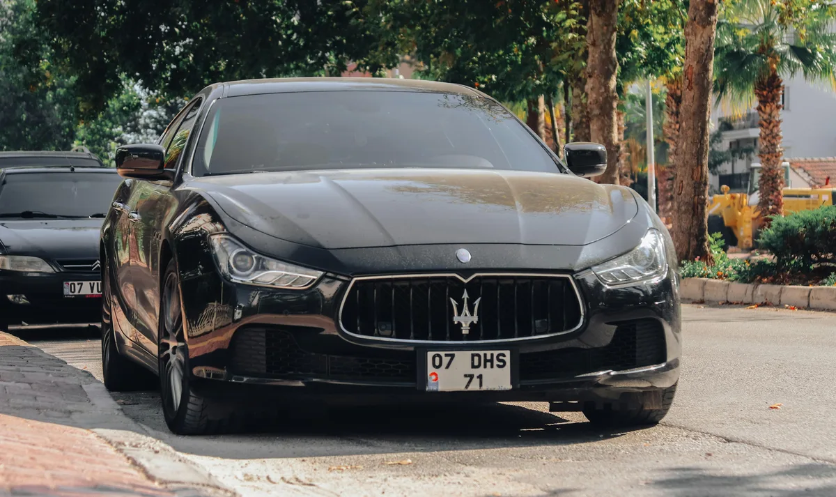 Autos italianos de lujo: la innovación sostenible de Maserati Folgore