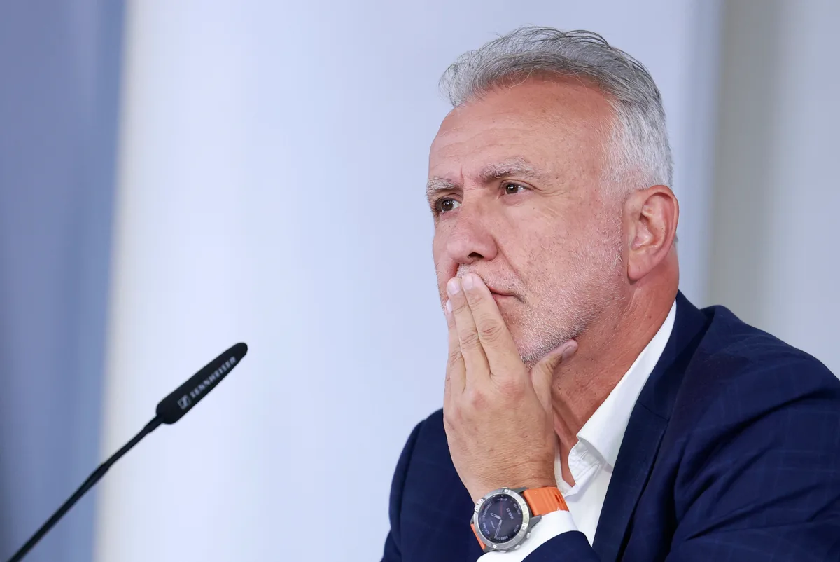 Torres se desmarca de Robles y respalda a Marlaska: "No hubo comunicación de la llegada de decenas de miles de personas"