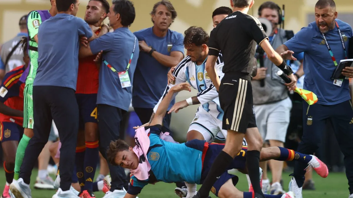 R$ 1,6 milhão e 10 jogos de gancho: Fifa pune Argentina após briga na final da Copa do Mundo; veja as sanções