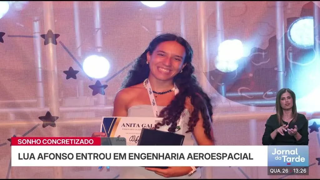 Lua Afonso parte à conquista do espaço