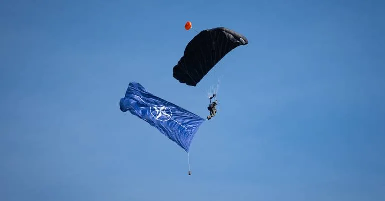 Aviões da NATO realizaram exercício perto de Kaliningrado