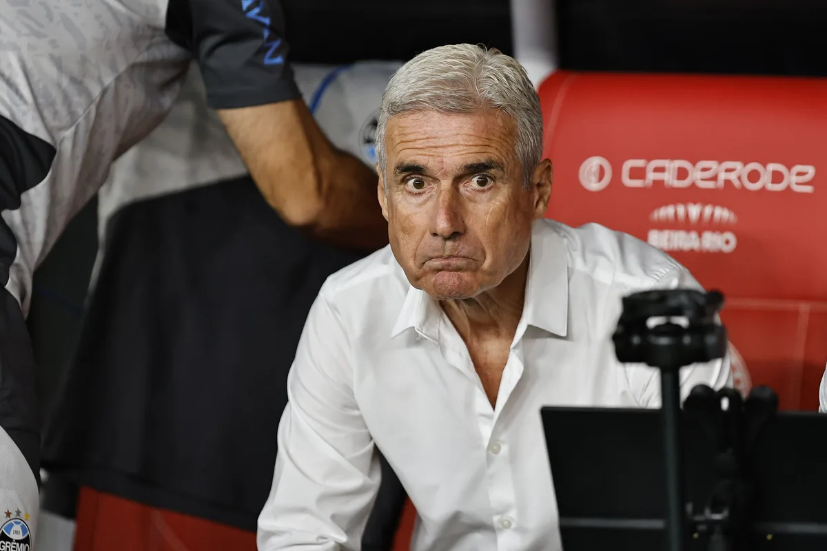 Luís Castro evitar comentar pressão na semana e avalia resultado para o Grêmio no Gre-Nal