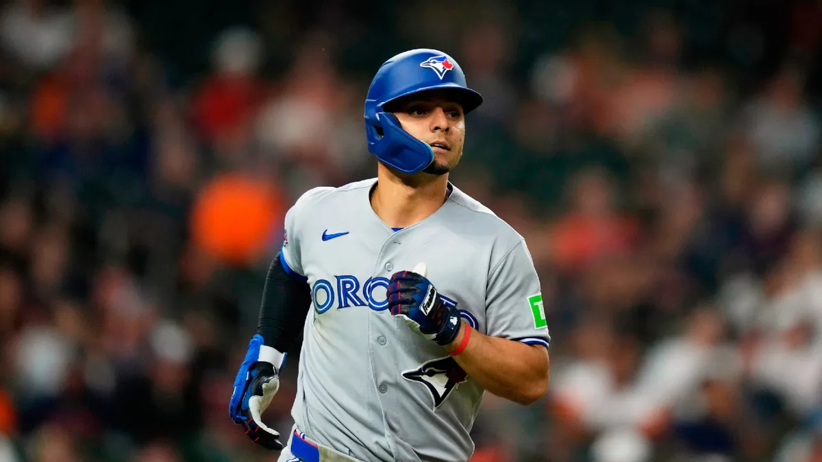 Blue Jays’ Andres Gimenez exits vs. Rays with injury