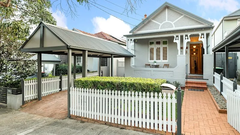 Inner west home sells $100,000 above reserve in fast and furious auction