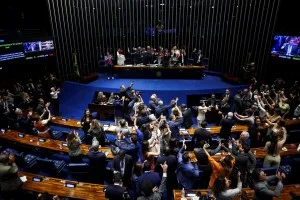 Taxas do Tesouro têm alta generalizada e IPCA+ longo bate maior nível desde 1º turno