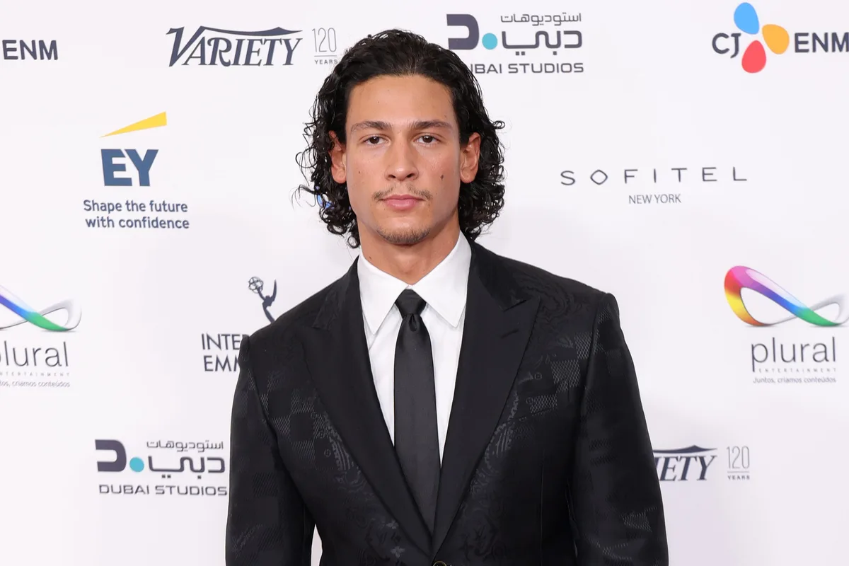 ‘Fourth Wing’ TV Series Casts Emilio Sakraya as Xaden Riorson