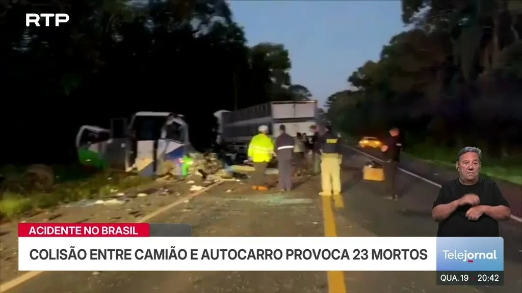 Colisão no sul do Brasil provocou 23 mortos