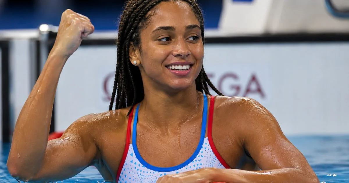 “Sara Curtis conquista ouro e novo recorde mundial na natação”