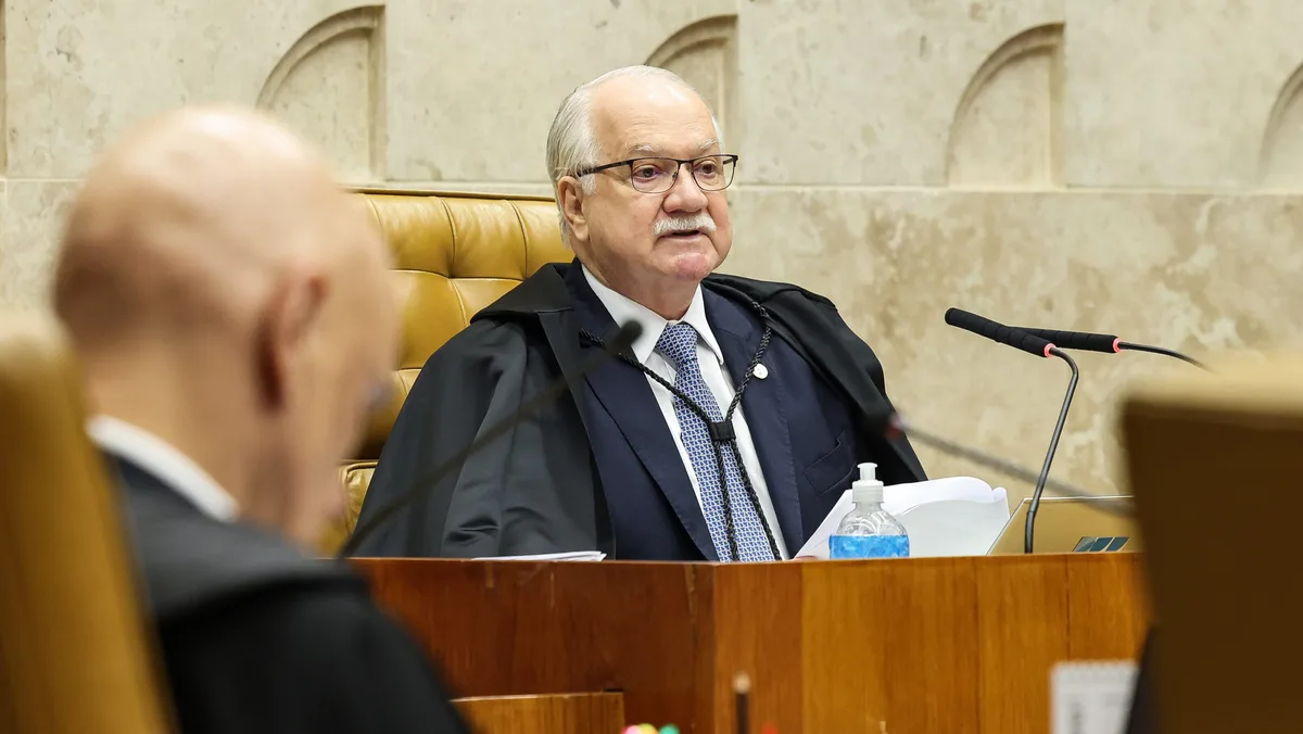 Fachin cobra Dino: “Precisa pedir a palavra à Presidência”
