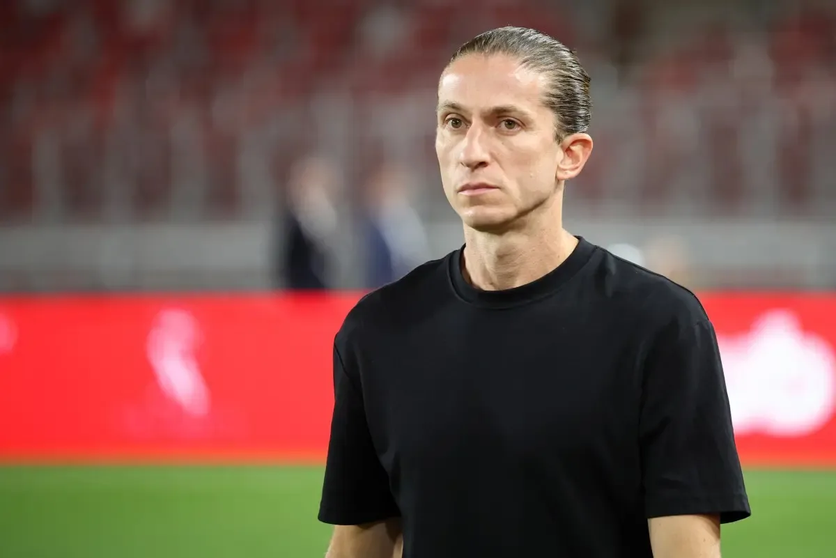 Filipe Luís tem início avassalador como técnico do Monaco