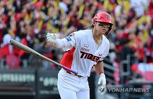 알고도 못 막는 슈퍼스타…KIA 김도영, 멀티포로 뚫은 LG 견제(종합)