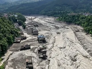 EN IMAGES. Au moins 95 morts au Népal dans une crue dévastatrice, des centaines de personnes portées disparues