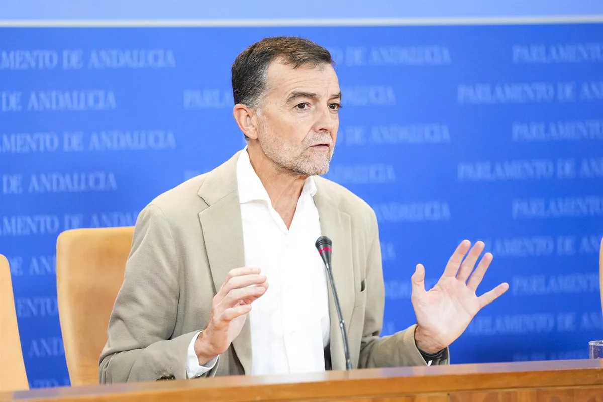 Maíllo dice que el acuerdo con Podemos "está más cerca" y asegura estar "moderadamente optimista"